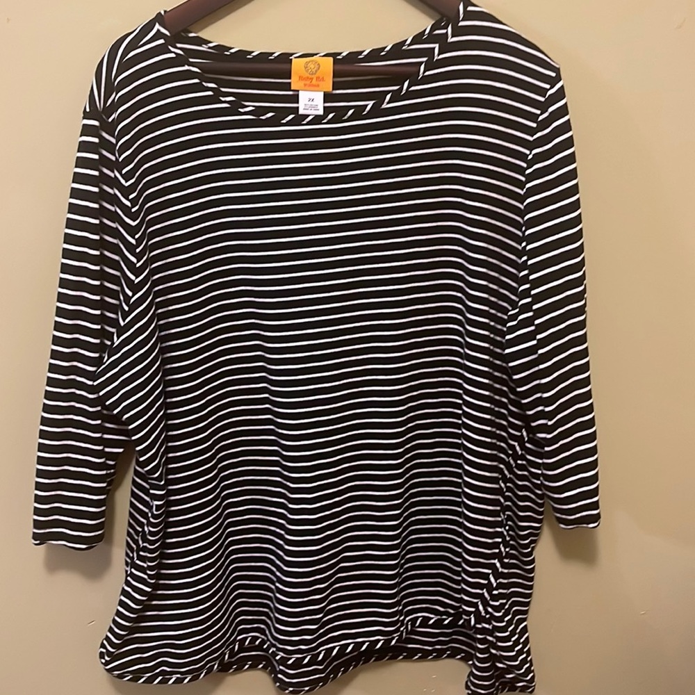 Ruby Rd. Black and white striped Top 2X